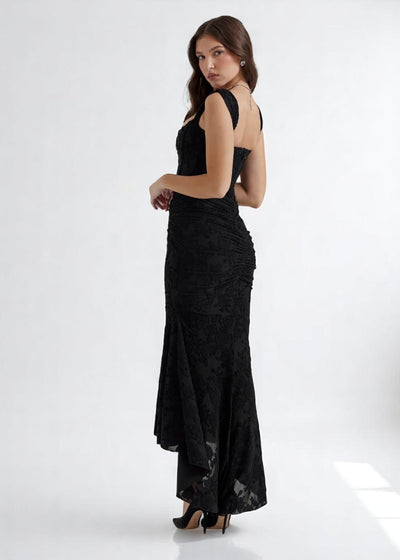 Nela the label | Romantic evening dress with lace detail