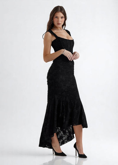 Nela the label | Romantic evening dress with lace detail