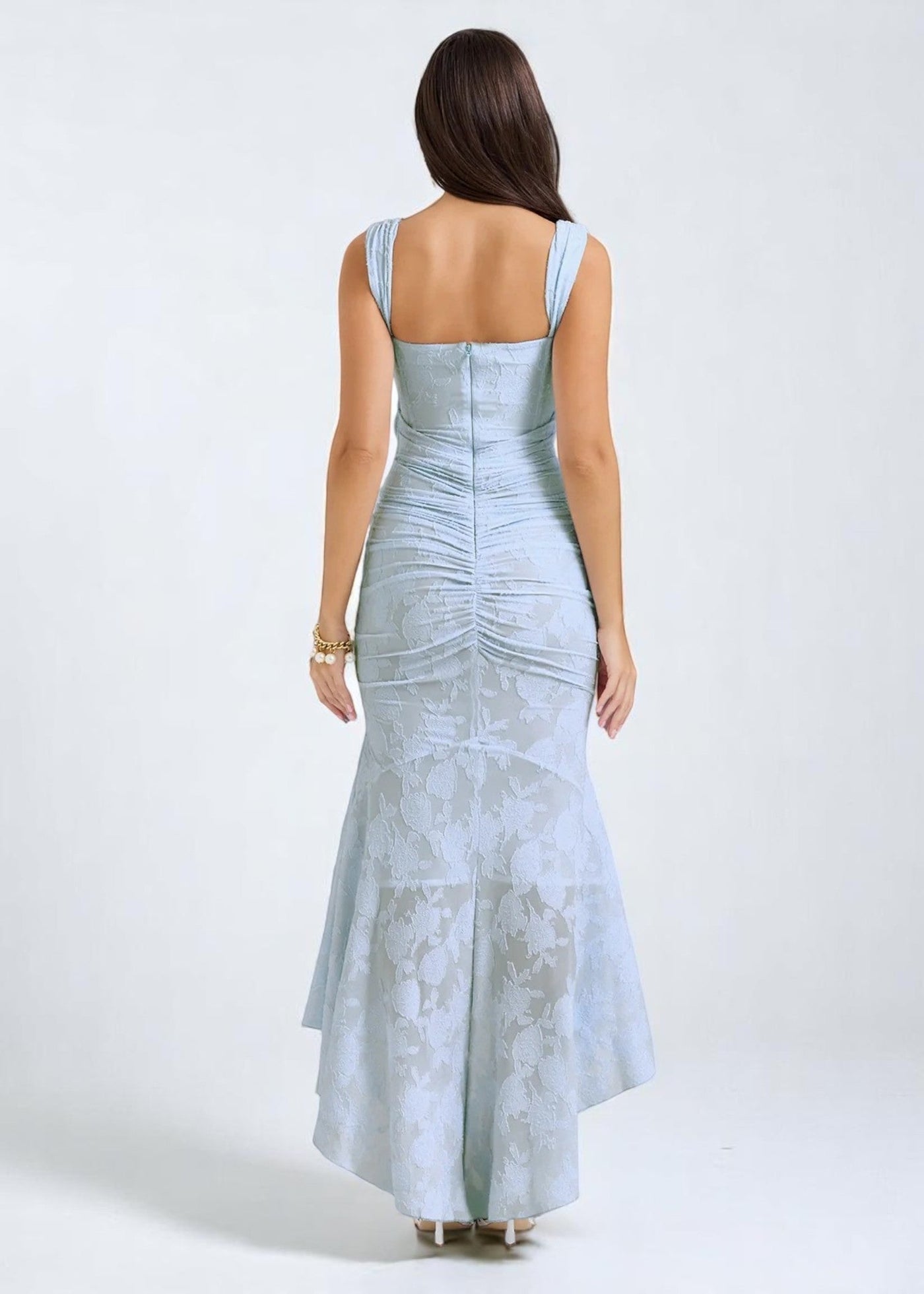Nela the label | Romantic evening dress with lace detail