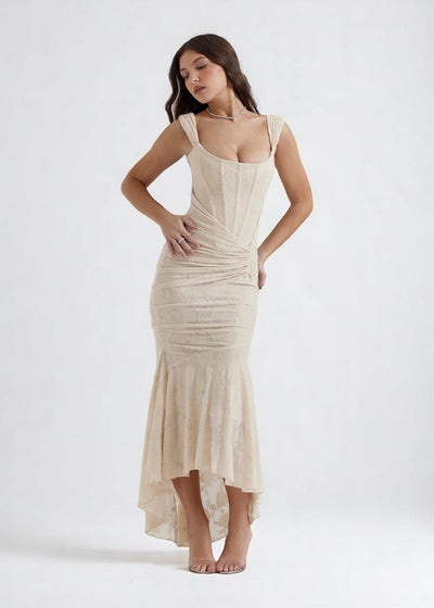 Nela the label | Romantic evening dress with lace detail